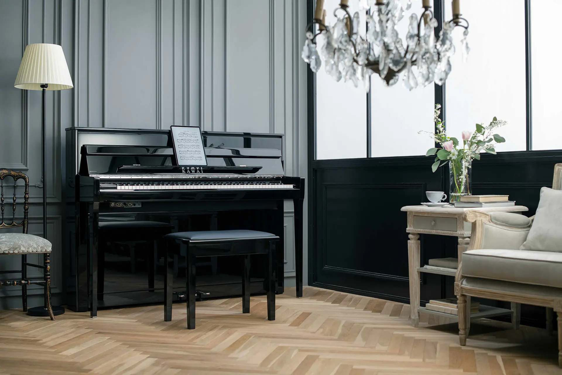 Kawai NOVUS Hybridpiano mit Tablet als digitales Notenheft